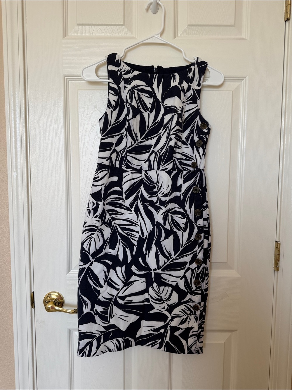 Ann Taylor Black & White Leaf-Print Sheath Dress